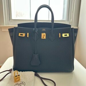 Birkin 25 Togo black leather. Gold hardware **Sold on another platform**